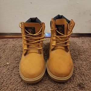 13 M youth timberlands Barely Worn Great Condition